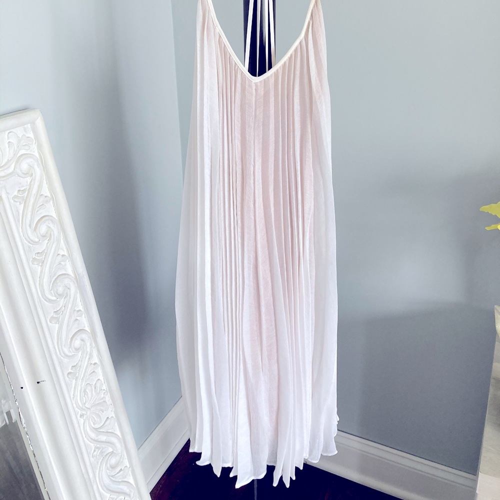 BCBG Maxazria white flowy dress size small